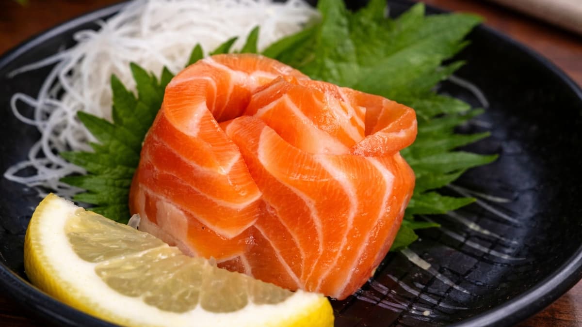 Salmon (1 PCS)